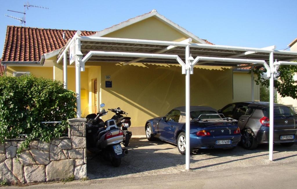 Runac * Stari Grad (Hvar)