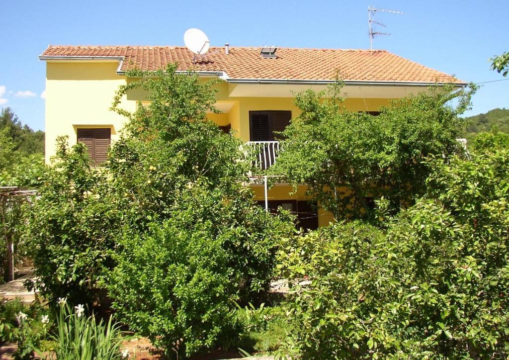 Runac * Stari Grad (Hvar)
