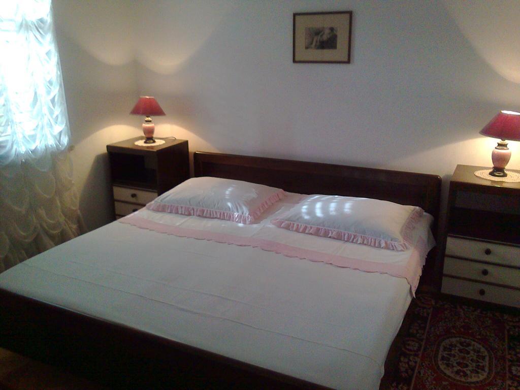 Runac * Stari Grad (Hvar)